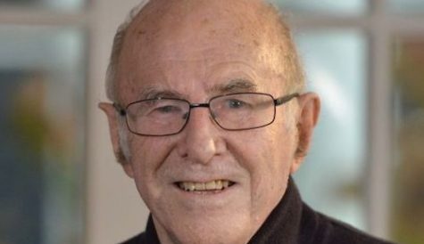 TV critic and broadcaster Clive James dies, aged 80