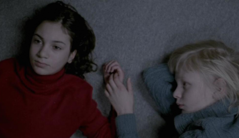 Showtime adapts Swedish vampire novel 'Let The Right One In'